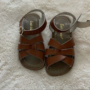 Kids Saltwater sandals size 10